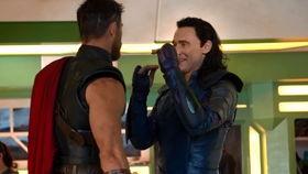 雷神花絮锤击,揭秘特效背后的惊心动魄